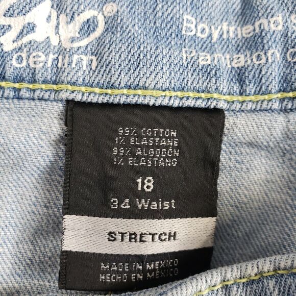 Mossimo Shorts Women Size 18 Mid Rise Boyfriend Light Wash Button Fly Distressed - Picture 7 of 8